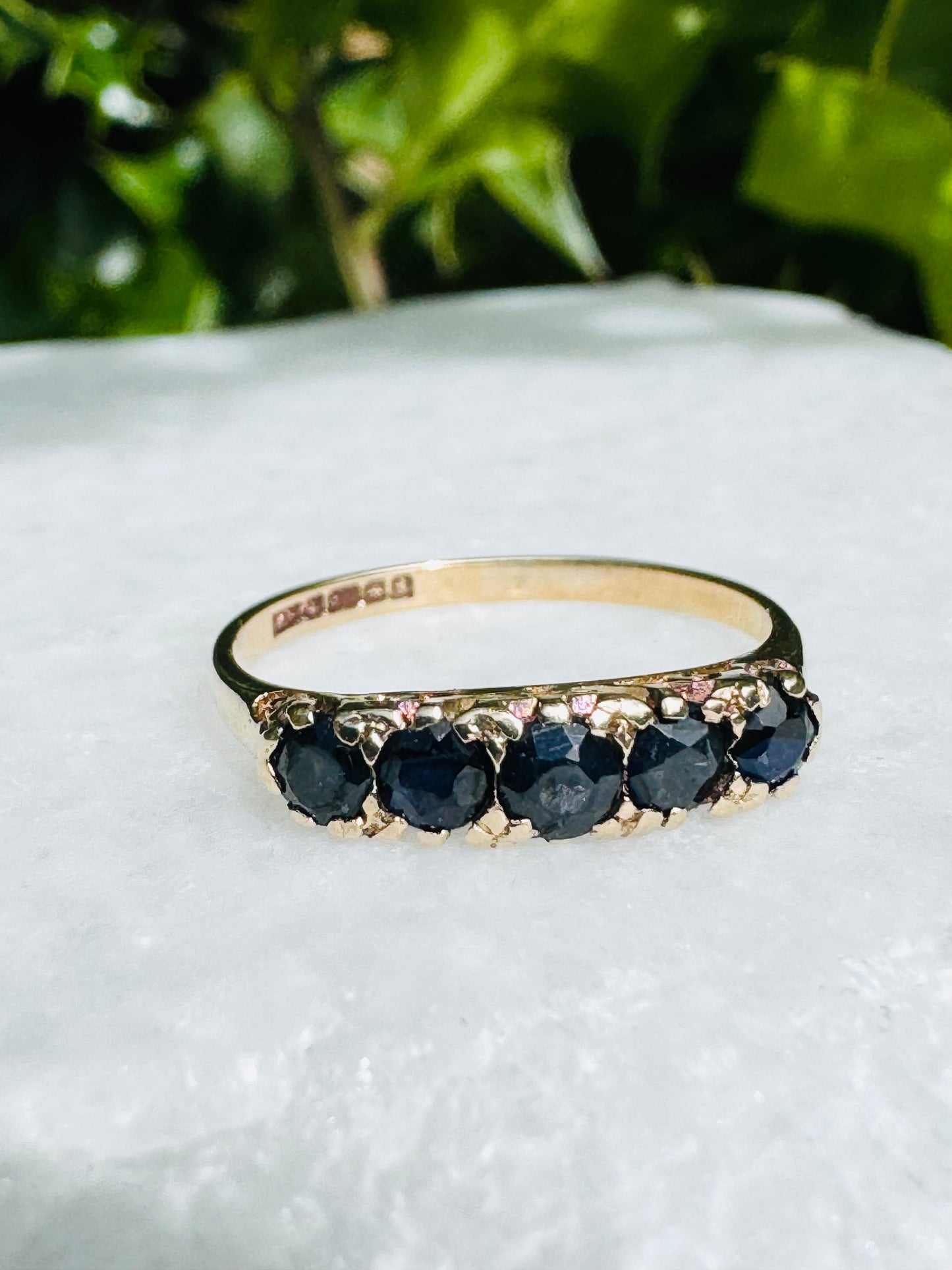 Vintage 9ct gold dark blue sapphire five stone stackable ring size K 1/2 5.5