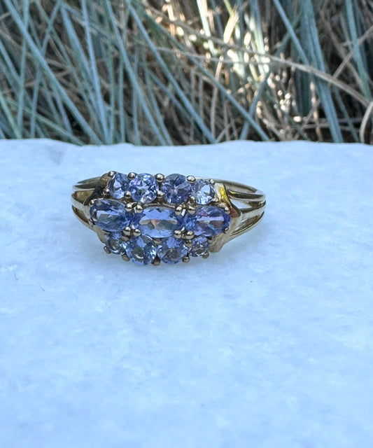 9ct gold tanzanite cluster ring size T 9.75