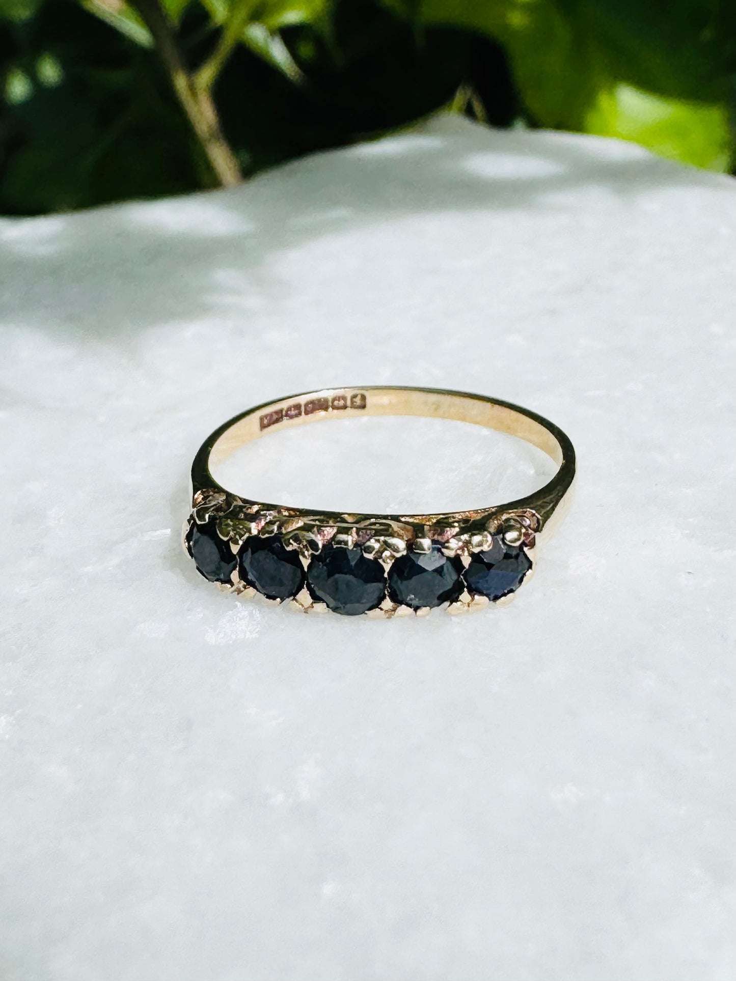 Vintage 9ct gold dark blue sapphire five stone stackable ring size K 1/2 5.5