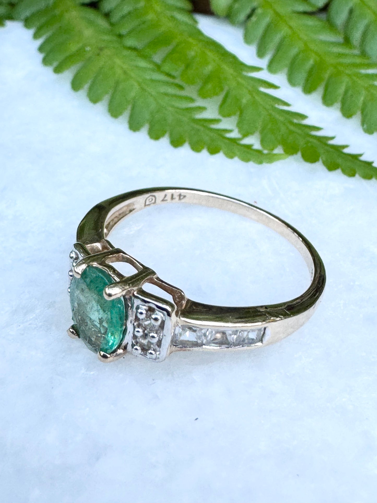 Vintage 10ct gold emerald dress ring UK size L 1/2