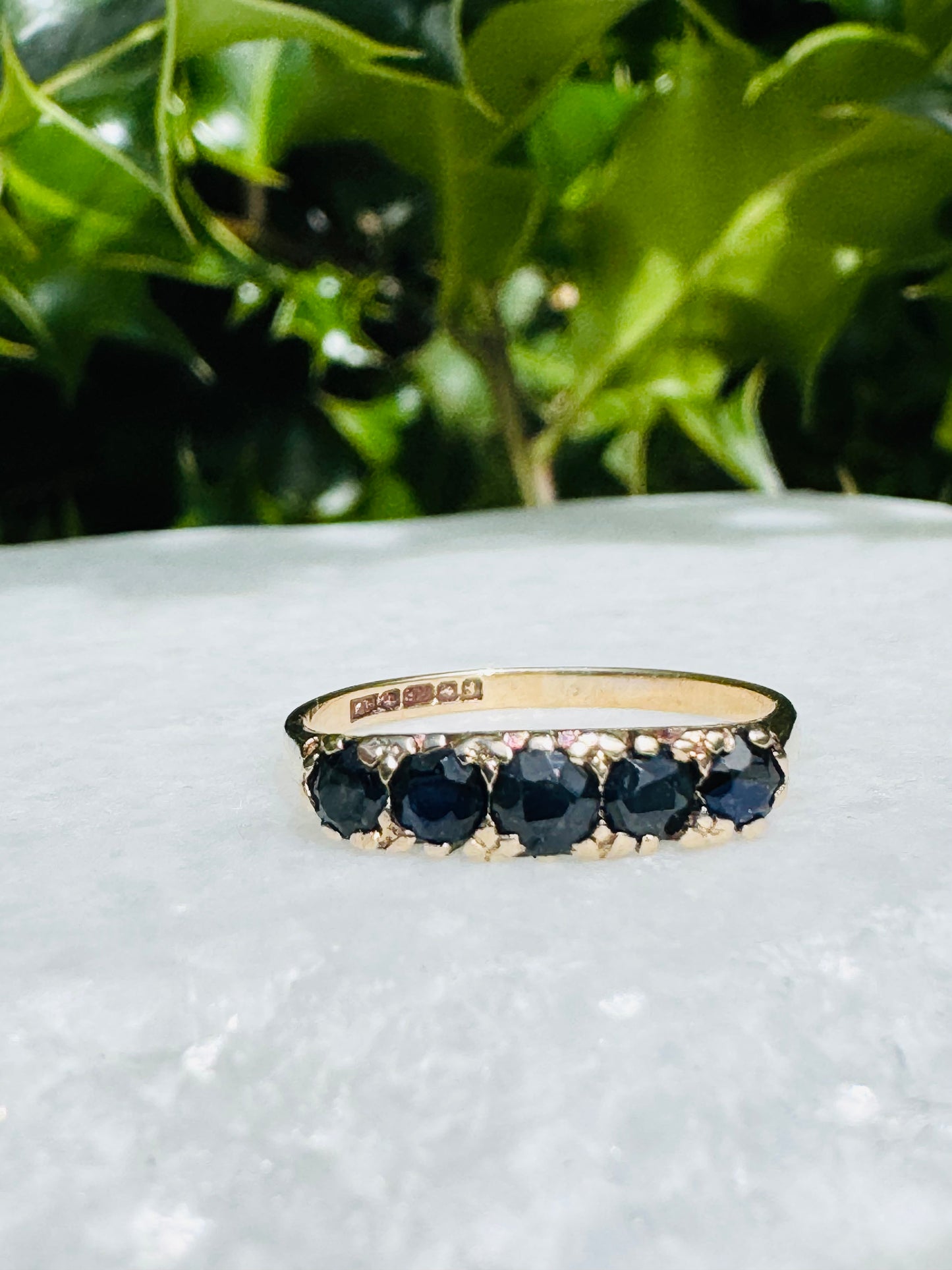 Vintage 9ct gold dark blue sapphire five stone stackable ring size K 1/2 5.5