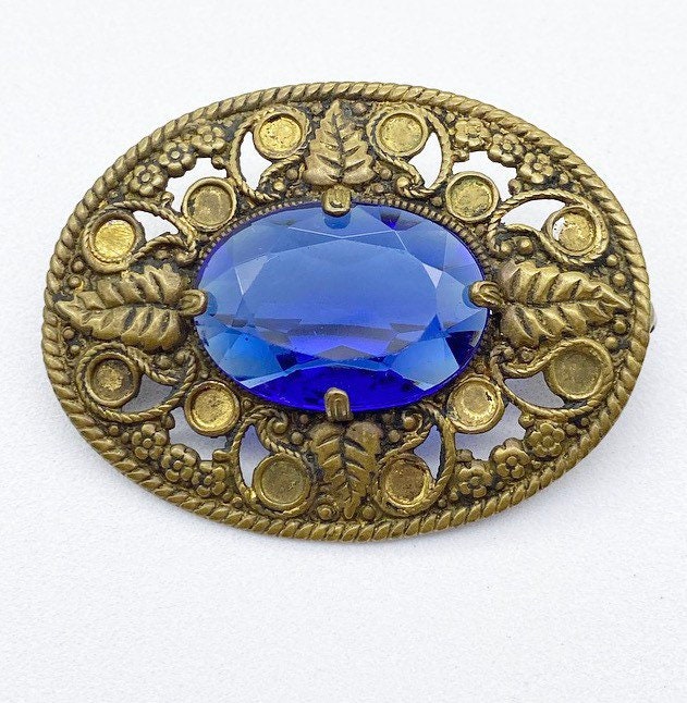 Art Deco Czech filigree oval brooch blue paste