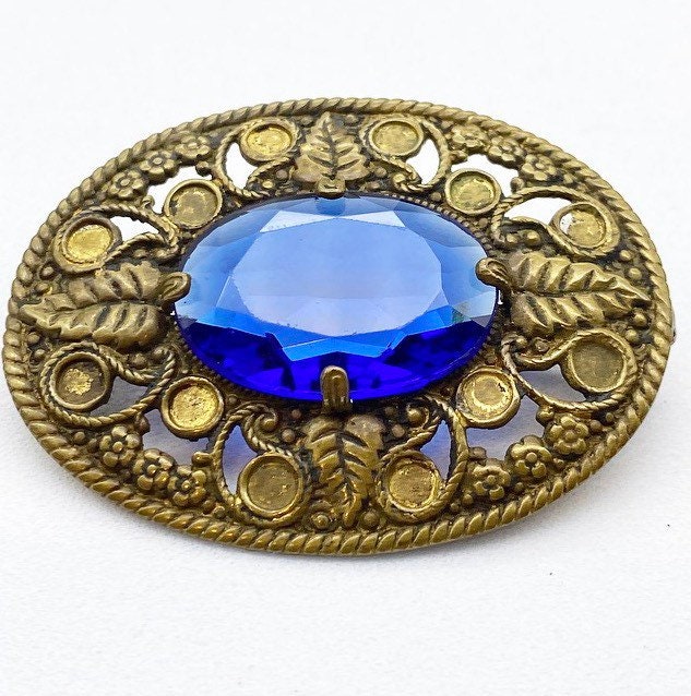 Art Deco Czech filigree oval brooch blue paste