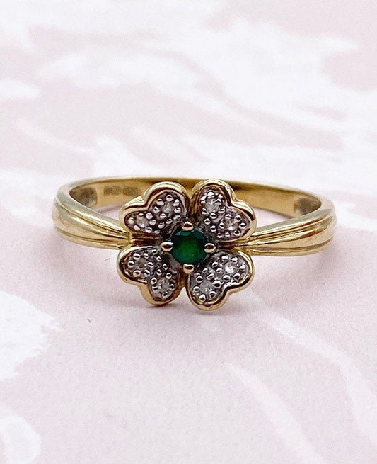 Vintage 9ct gold diamond and chrysoprase four leaf clover ring size Q (US 8.25)