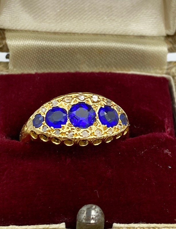 Antique 18ct gold sapphire doublet and diamond ring size O1/2 ( US 7.5)