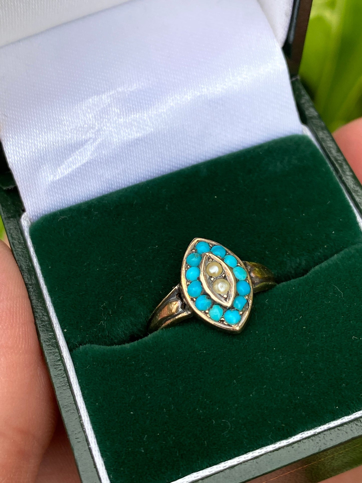 Antique 9ct gold turquoise and seed pearls ring size I 1/2 4.5