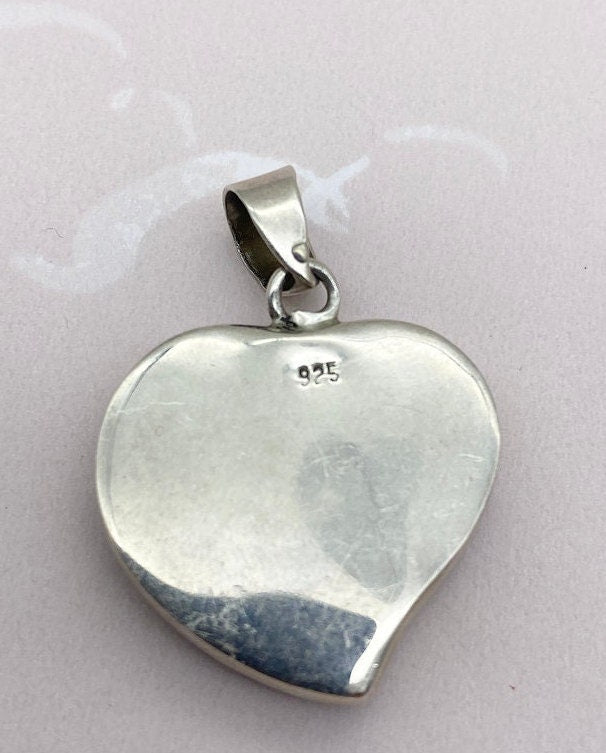 Vintage sterling silver shell heart pendant