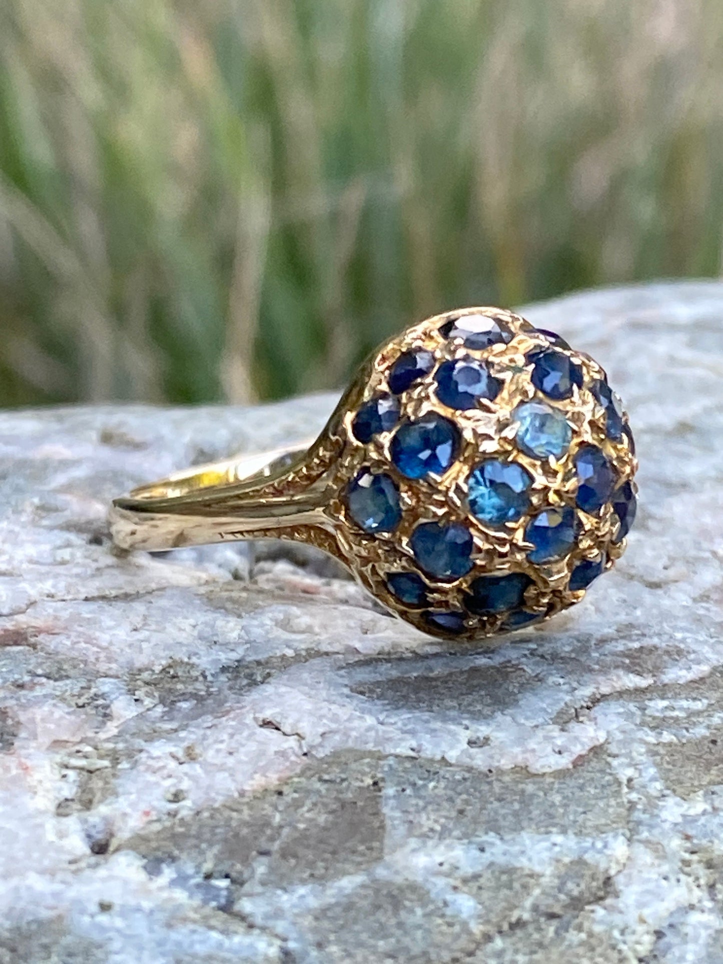 Antique 9ct gold sapphire ring size P 1/2, 8