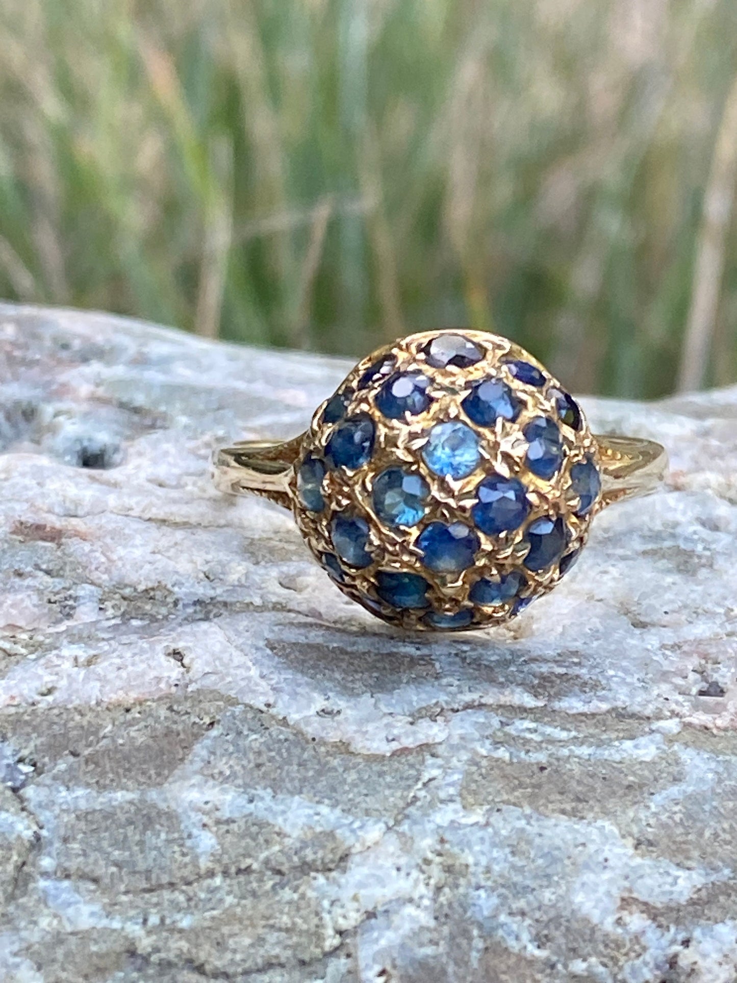 Antique 9ct gold sapphire ring size P 1/2, 8