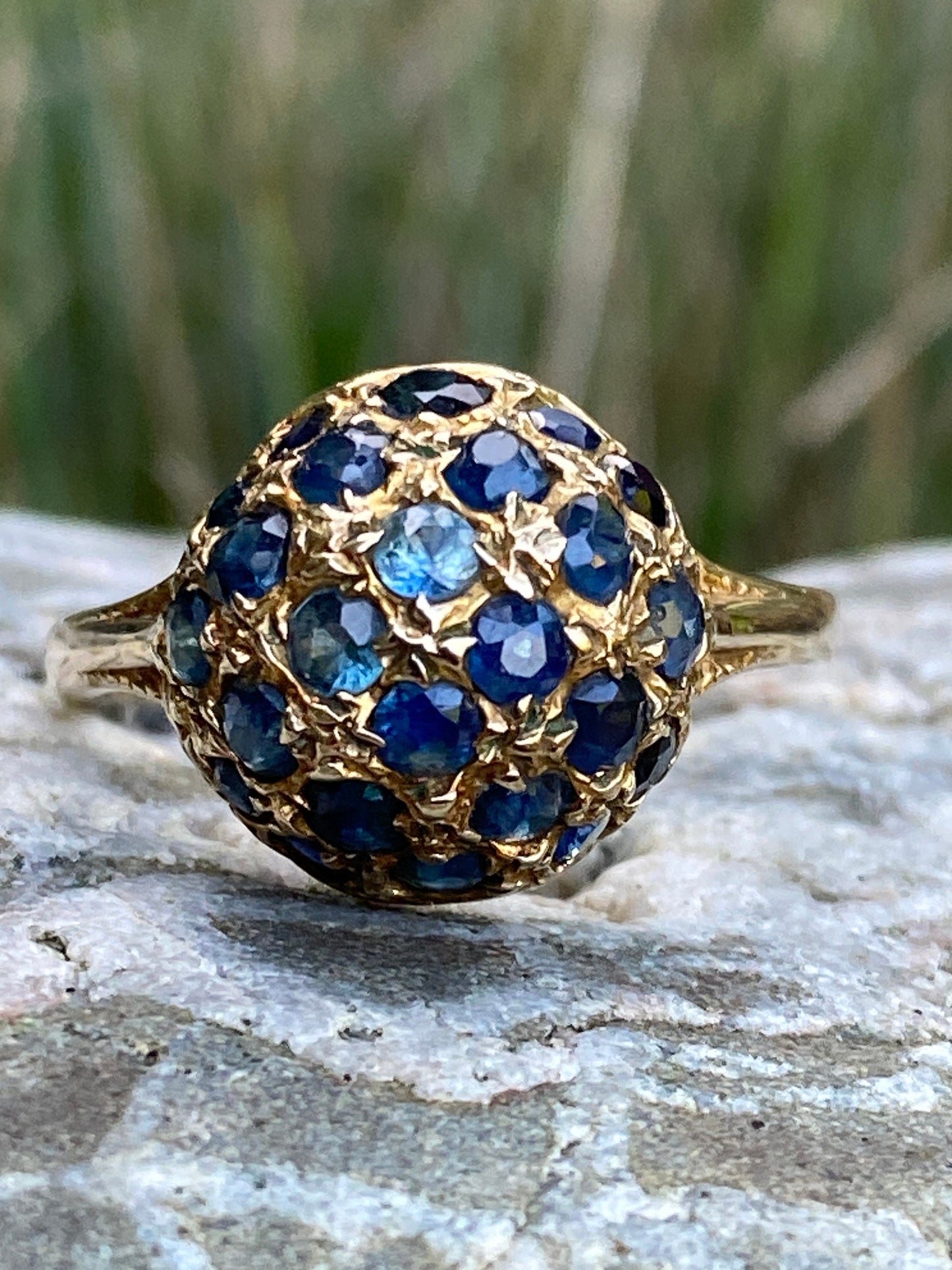 Antique 9ct gold sapphire ring size P 1/2, 8