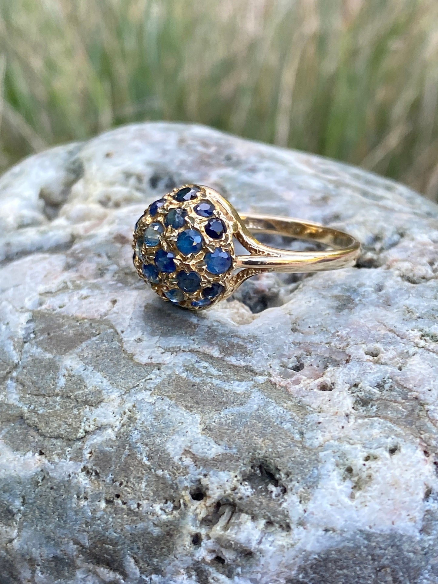 Antique 9ct gold sapphire ring size P 1/2, 8