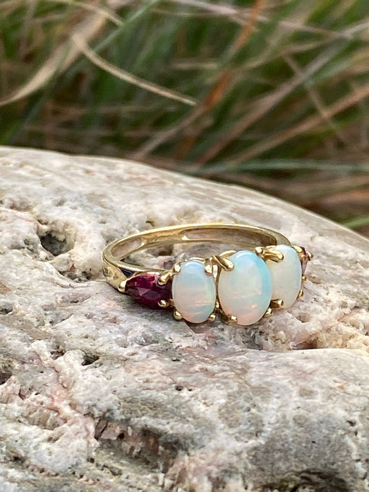 9ct gold opal and purple garnet ring size L 5.75