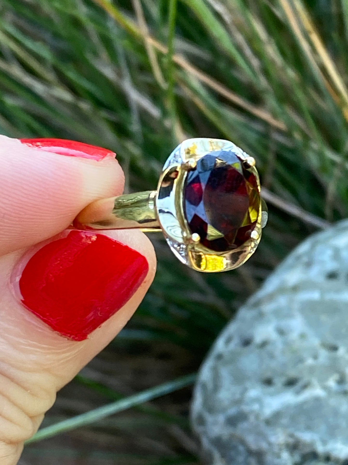 Garnet and diamond 9ct gold ring size N 6.75