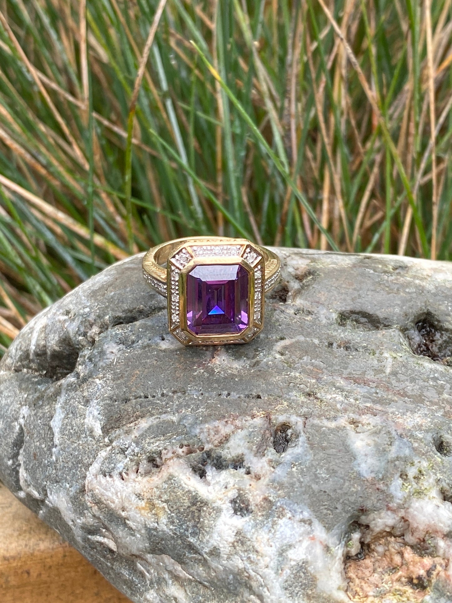 9ct gold amethyst and diamonds dress ring size J 1/2 , 5.25