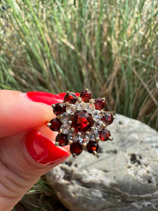 Vintage 9ct yellow gold floral garnet spinel ring size N small 7